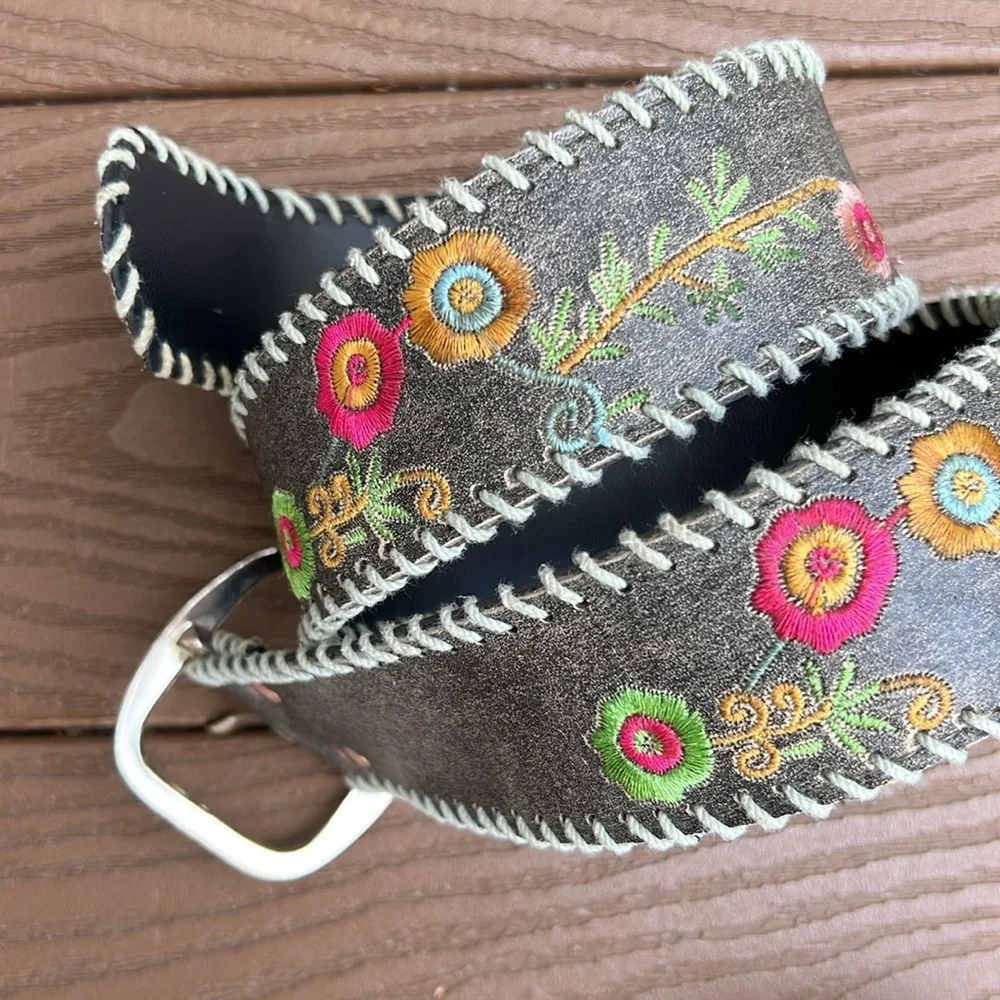 Gray faux leather floral embroidered children’s western belt